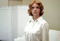 甘いbusty挿入ディルドに彼女の滑りながらpikaperボタンのポイント 女性 の ため の アダルト ビデオ