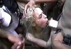 彼女の頭の上に薄い三つ編みとペニス黒人女性を身に着けているWomanizer白人男性 女性 向け の ビデオ