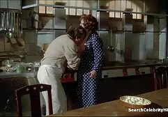 少女は逃げたが、ブルネットは性交することができる 女性 向け アダルト ビデオ