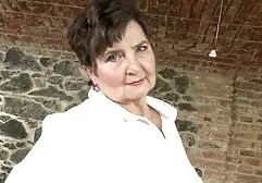 おじいちゃんは若い妖精のお尻を開いた エッチ ビデオ 女性 向け