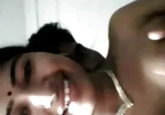 美しい女の子masturbates前に温泉性 女性 向け 無料 エロ ビデオ