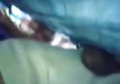 メガネをかけた学生がベッドで可愛い彼氏をほぐします。 女 向け アダルト ビデオ