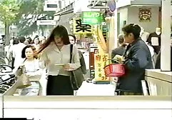 革のソファの上でサンドラSturmは、セックスの前に男の頬をキャッチ 女の子 用 アダルト ビデオ