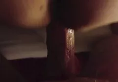 大きなお尻熟女に灰色のスカート与えます男a blowjobオンザフロア 女性 の 為 の 無料 アダルト ビデオ