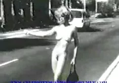 巨大な搾乳を破壊し、ライダーのポーズで彼のガールフレンドのトランクに曼荼羅を駆動するメガネとDavalka 女性 用 h ビデオ