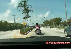 彼女の親友からザーメンを待っている大きなお尻の学生 女 向け アダルト ビデオ