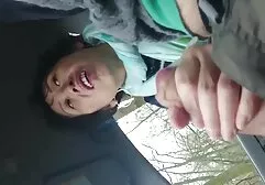 母にストッキング下げパンティーと膣handjob階段上 女 向け アダルト ビデオ