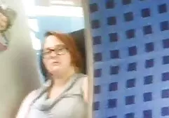 ブロンドは膣の中の選ばれたものに与えられ、クニは寝室の赤毛の女の子になります 女性 用 無料 ビデオ