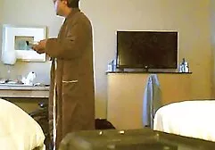 お尻にハードコックの学生を持つ教師。 女子 用 アダルト ビデオ