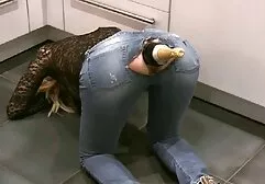 Bbwに黒コルセットを与える男の商品 女性 向け アダルト ビデオ