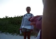 黒檀はセックスマシンの助けを借りてオルガスム自慰行為キャップにつながる 女の子 の 為 の アダルト ビデオ