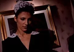 脂肪鶏とHahalは脚の付け根の青いドレスでスリムなブロンドを持っています 女性 用 h ビデオ