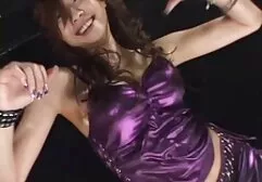 二つのガールフレンドは、鋳造に来て、ホテルで監督のボルトを吸う アダルト ビデオ 女性 向け 無料