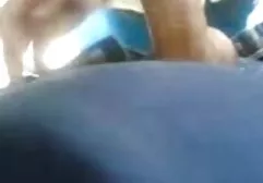 幸運な男は、ロシアの悩殺の大きなお尻のレギンスを脱いで、セックスの後に彼女の膣を渡しました 女子 向け アダルト ビデオ