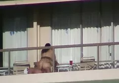 ニコールAniston性と禿上司後の会議 女性 向け 無料 ビデオ