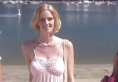 演算子を参照してくださいa bustyアメリカとともにaペアのジーンズとdeepthroat 女性 用 の アダルト ビデオ