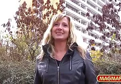 青い覆われた実業家は眠っている妻とスキニー恋人の膣にボルトを取得します 女性 むけ アダルト ビデオ