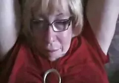 男は性のおもちゃと彼のコックで成熟した女性のお尻を開発しました 女の子 の ため の アダルト ビデオ